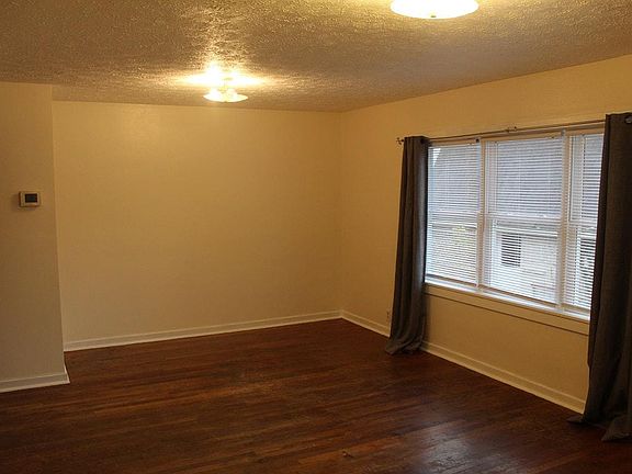 3rd image of 203 S Clark St