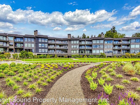 2nd image of 400 Harborview Dr SE Unit 222