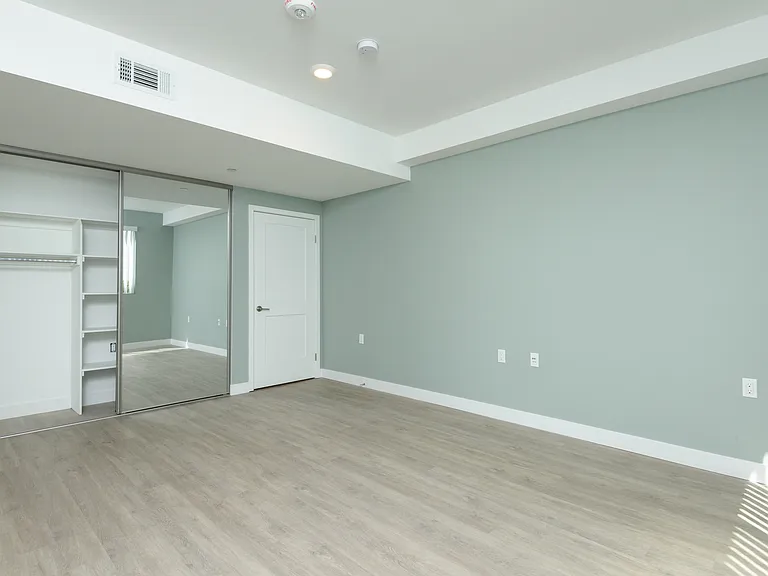 Sherman Way Luxury Apartment Homes — Photo 26