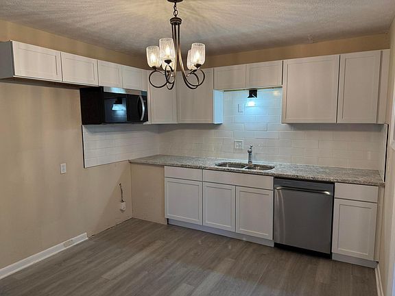 2nd image of 1607 Baxter Dr