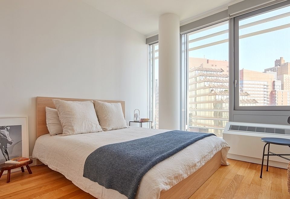 1st image of 550 W 54th St APT 1724