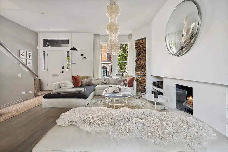 3 bed, 3.5 bath, 2550 sqft, $9,500 — Photo 4