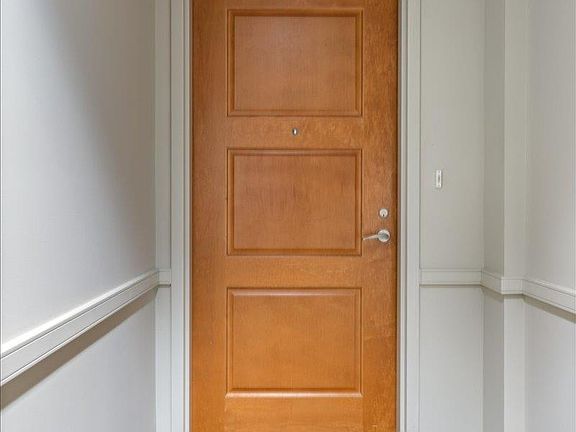 4th image of 555 Riverfront Plz APT 402