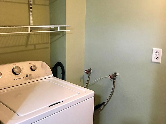 5th image of 2065 E Wilson Ave