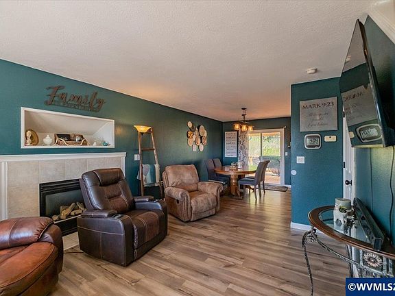 5th image of 408 NE Box Ct