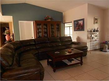 3rd image of 16581 Lake Tree Dr