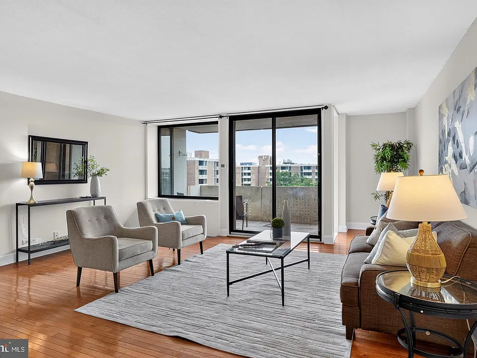 429 N St SW #S704