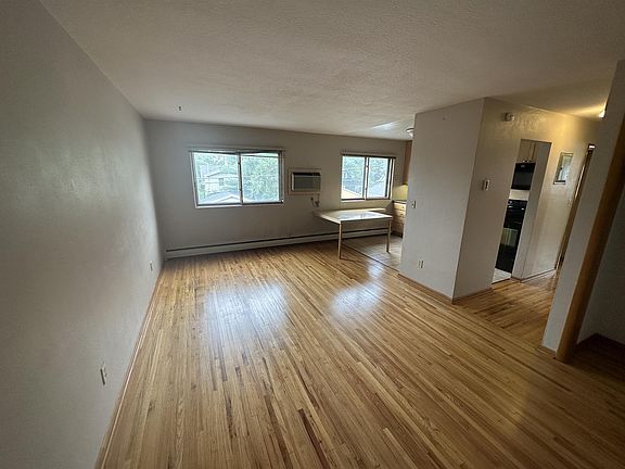 2nd image of 1547 Wynne Ave #6