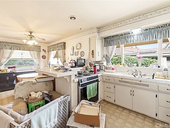 4th image of 10046 Beverly St