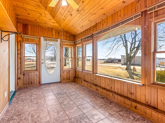 3rd image of 8360 Day Rd