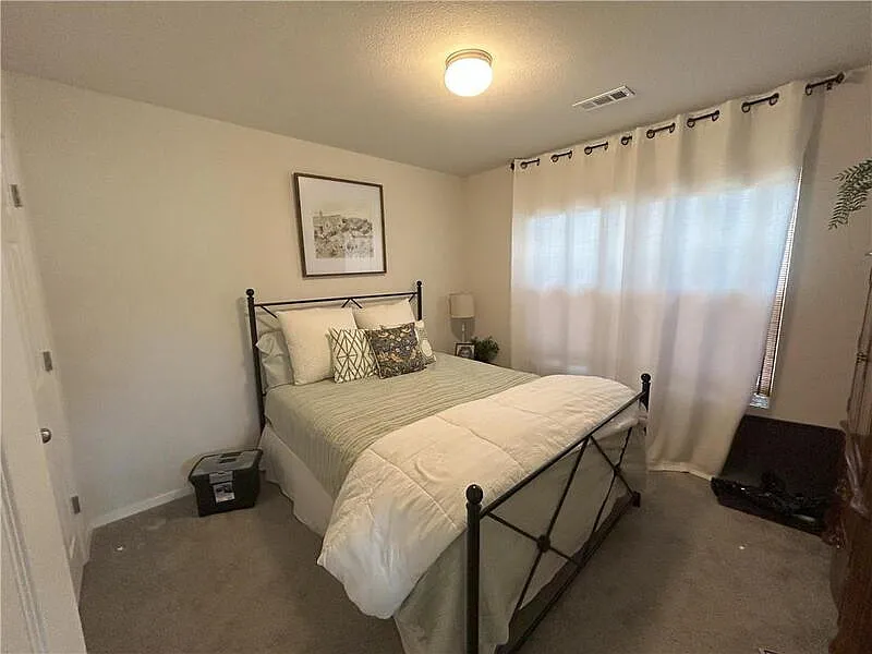 4 bed, 2.5 bath, 1505 sqft, $1,850 — Photo 4
