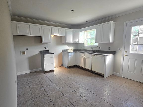 2nd image of 265-267 Austin Cir