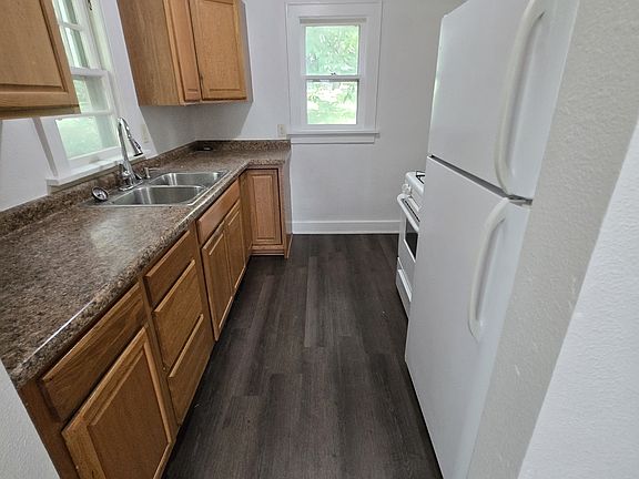 5th image of 2909 1st St