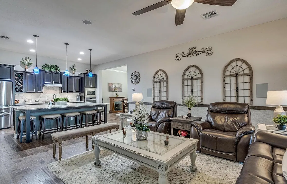 5 bed, 3409 sqft, $3,500 — Photo 4