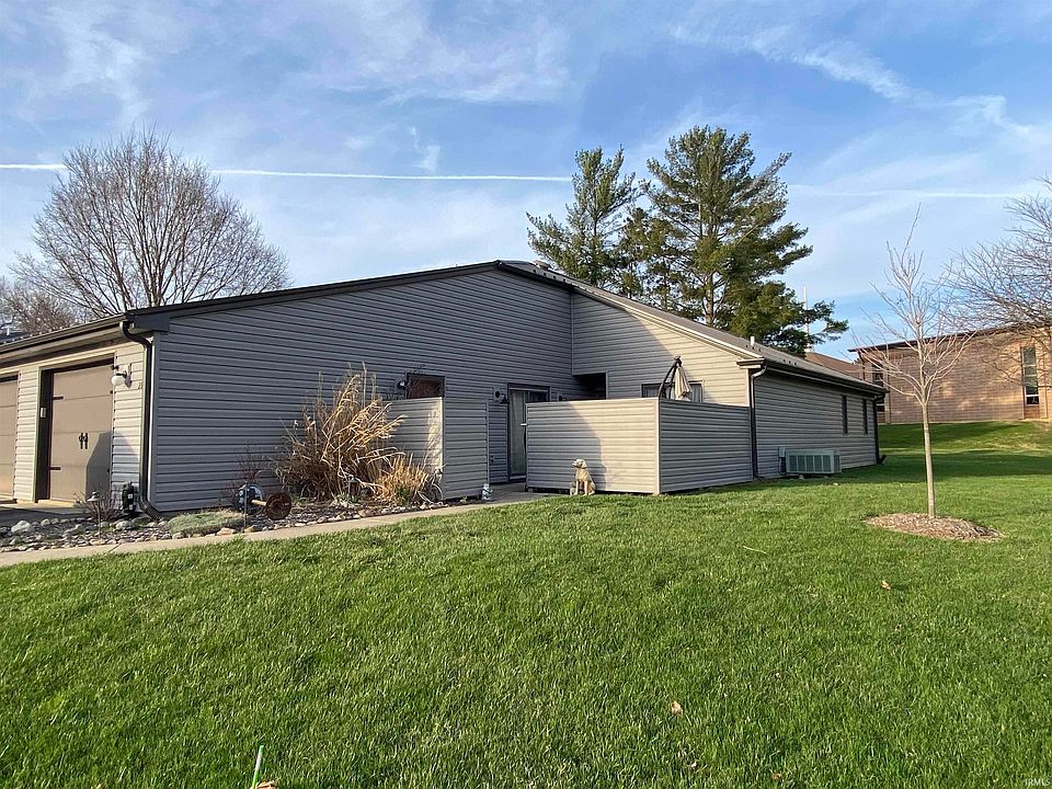 2nd image of 21 Woodspoint Cir