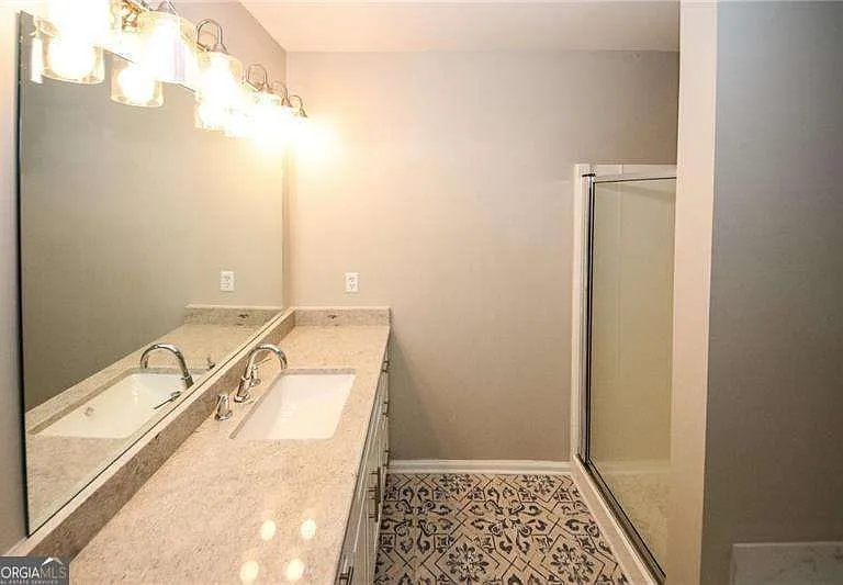 121 Stoneforest Dr — Photo 31