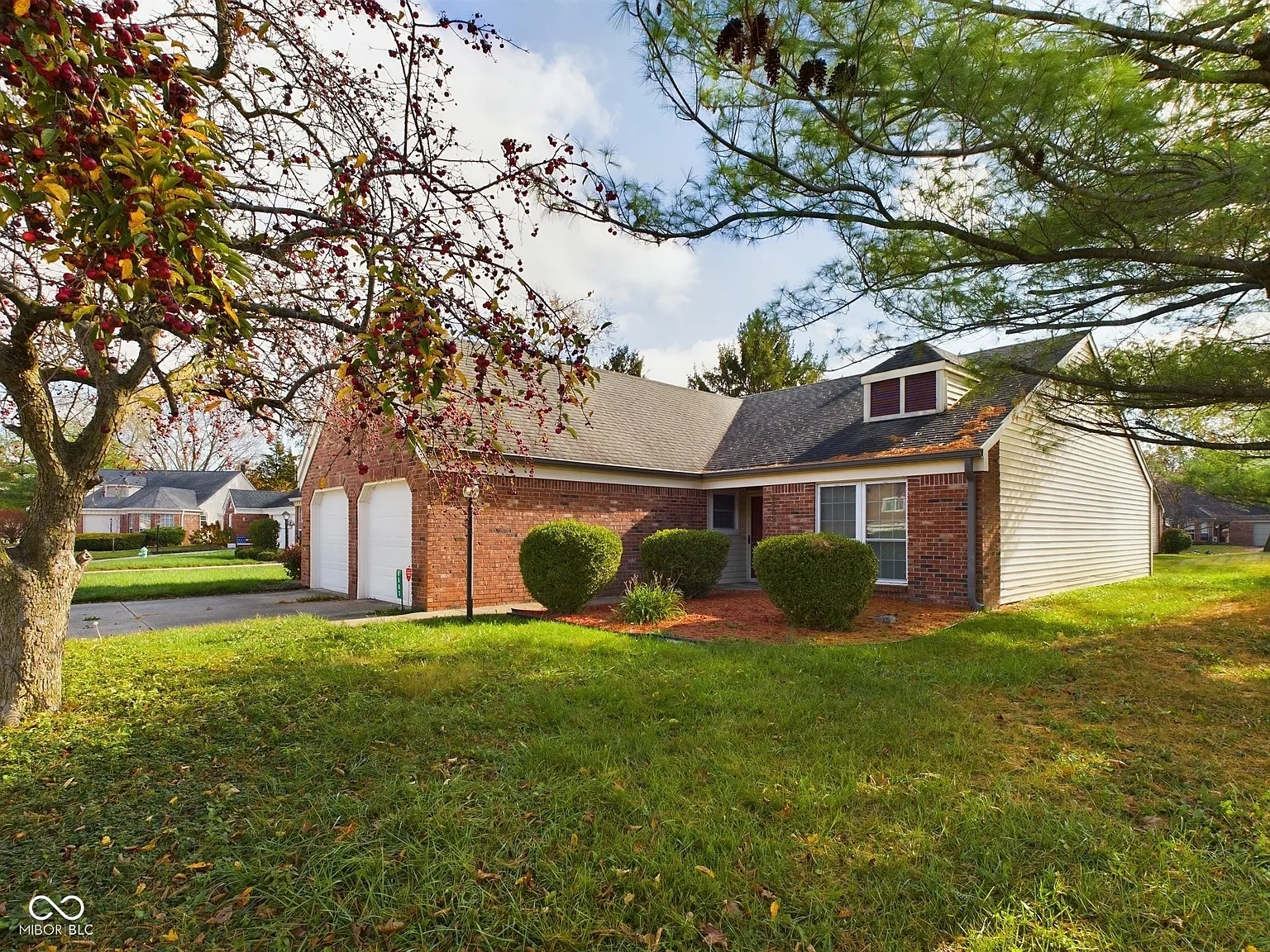 6583 Pointe East Ct photo 1