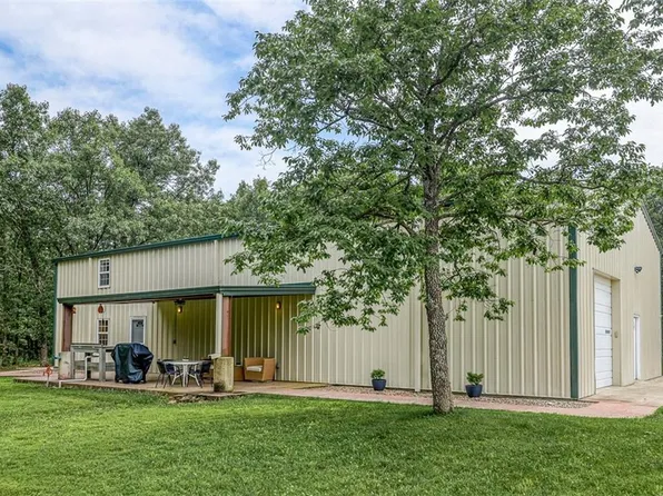 518 SE 1133p Rd, Clinton, MO 64735