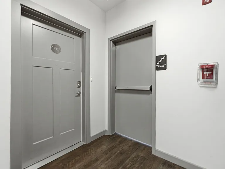 782 Riverfront Pkwy #102 — Photo 2