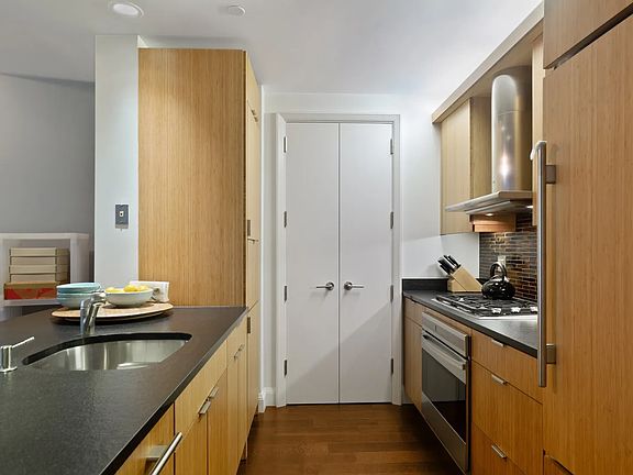 3rd image of 70 Little West St APT 10C