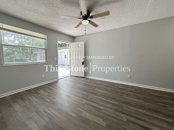 3rd image of 1160 Comanche St APT 4