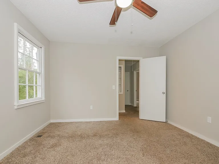 27477_027_bedroom_13337955.jpg