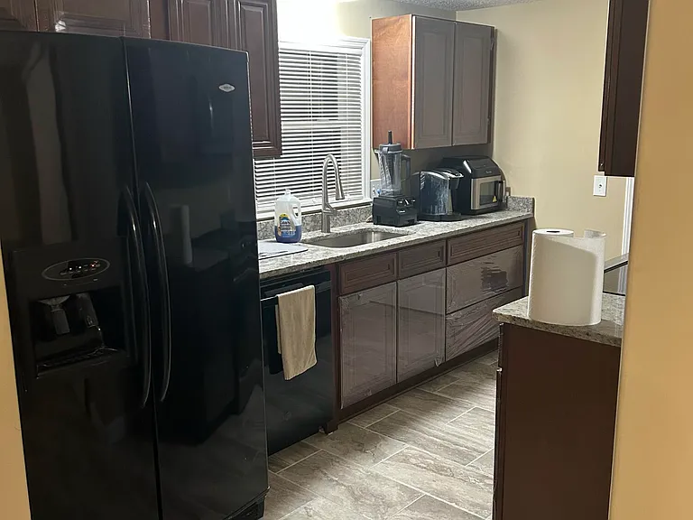 294 Lee Dr — Photo 2