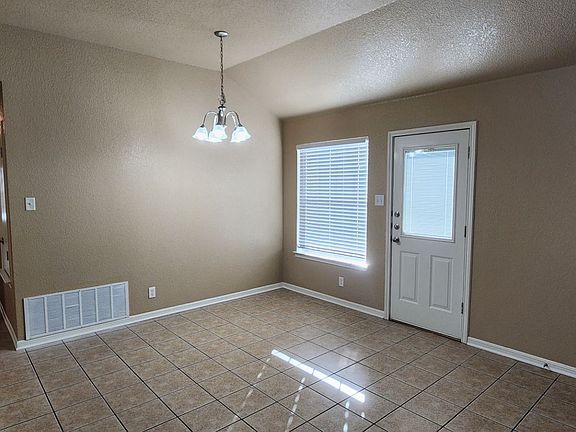 4th image of 5004B Heather Ln