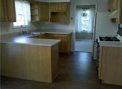 5th image of 446 E Robinwood St