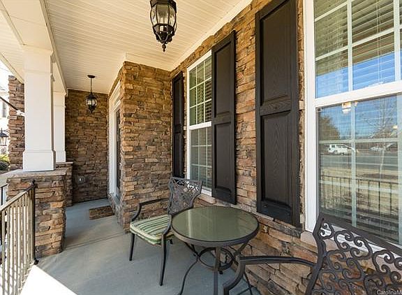 3rd image of 473 Sheltered Cove Ct