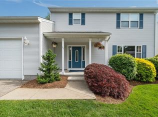 40 Conanicus Rd, Narragansett, RI 02882