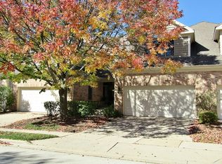 3734 King George Ln, Saint Charles, IL