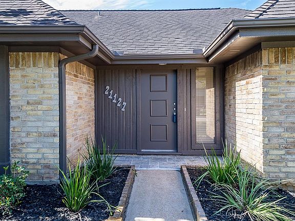 4th image of 21127 Park York Dr