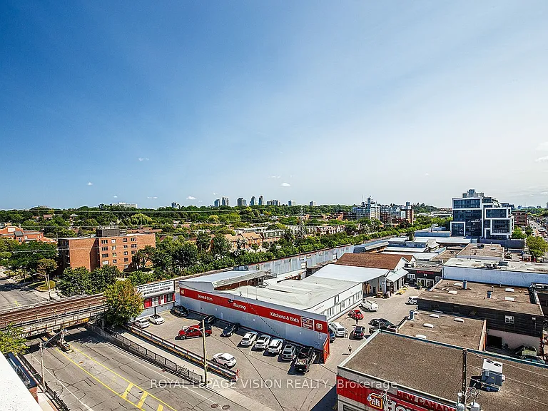 858 Dupont St #728 — Photo 42