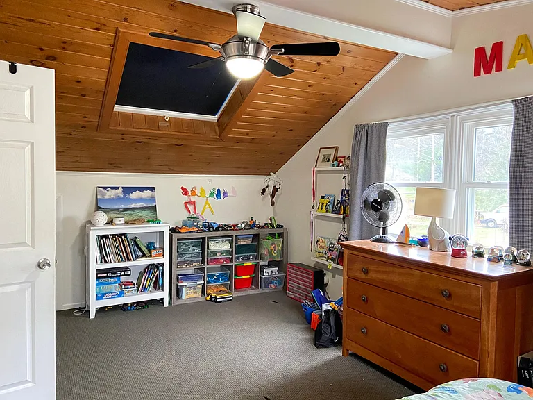 8 Quevic Dr — Photo 30