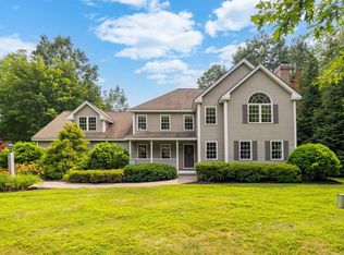 31 Sheas Dr, Auburn, NH 03032