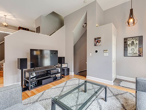 4th image of 3643 W Cornelia Ave Unit C