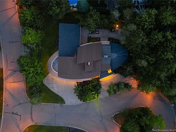 2nd image of 6 Brandywood Ct