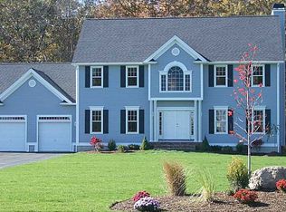 19 Blacksburt Ct, North Kingstown, RI 02874