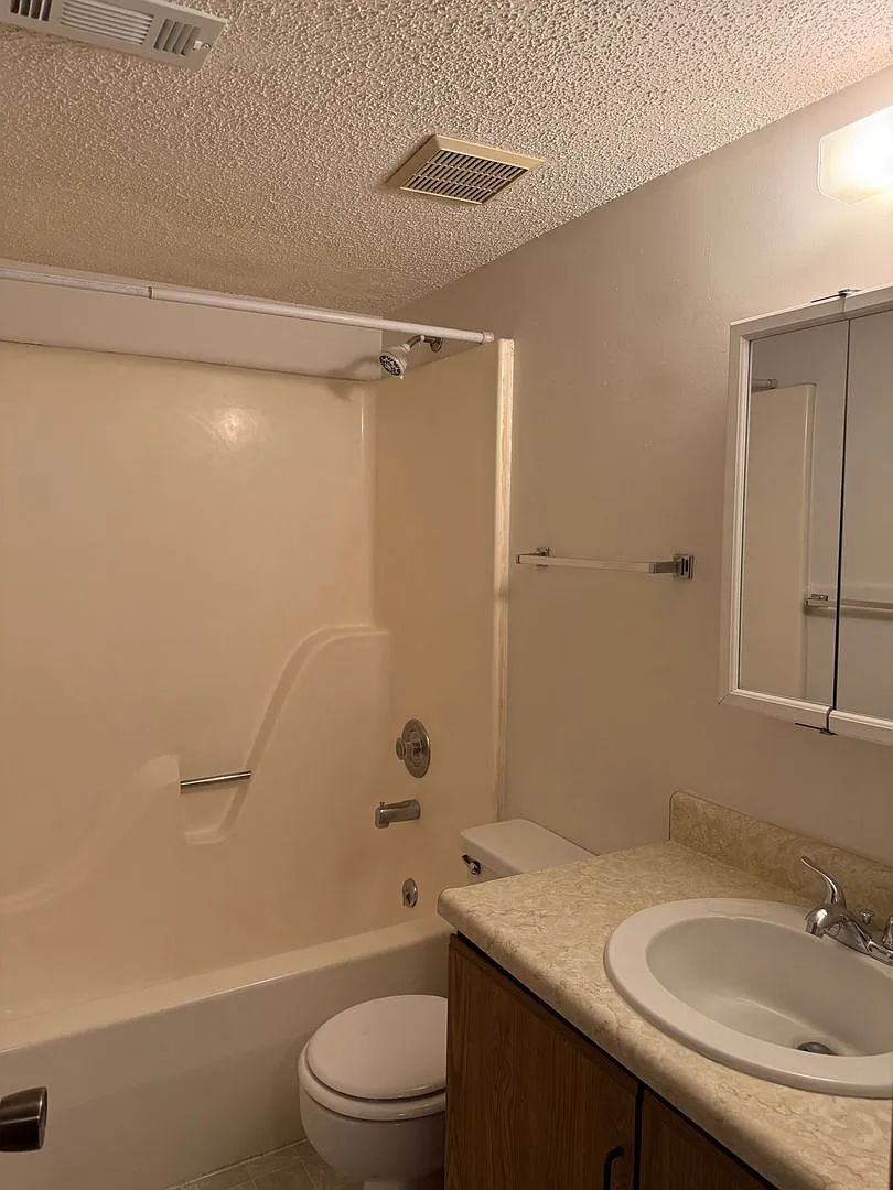 1230 D Street Apartments — Photo 3