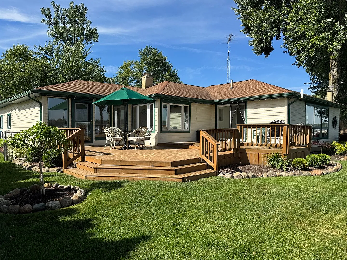 Lake Ponemah Home — Photo 2