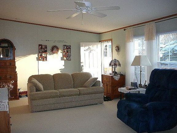 4th image of 817 Hawthorne Dr
