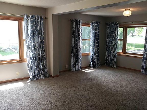 4th image of 1423 Carney Ave