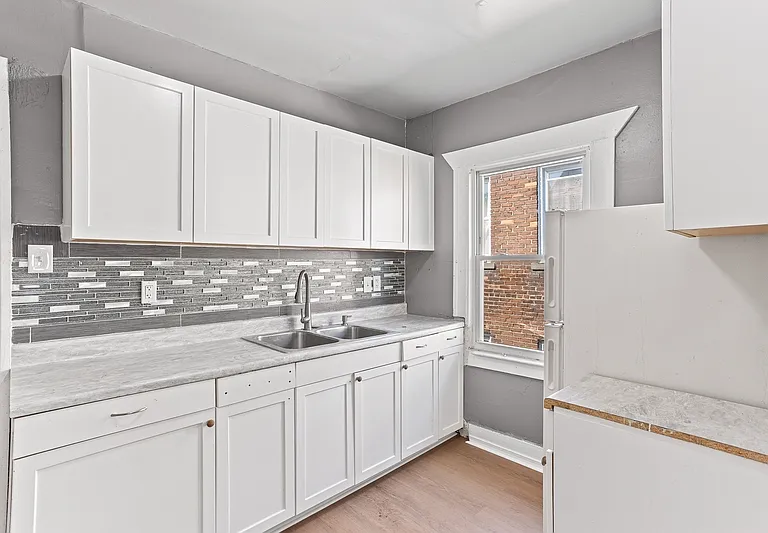 2045 Clements St #2 — Photo 16