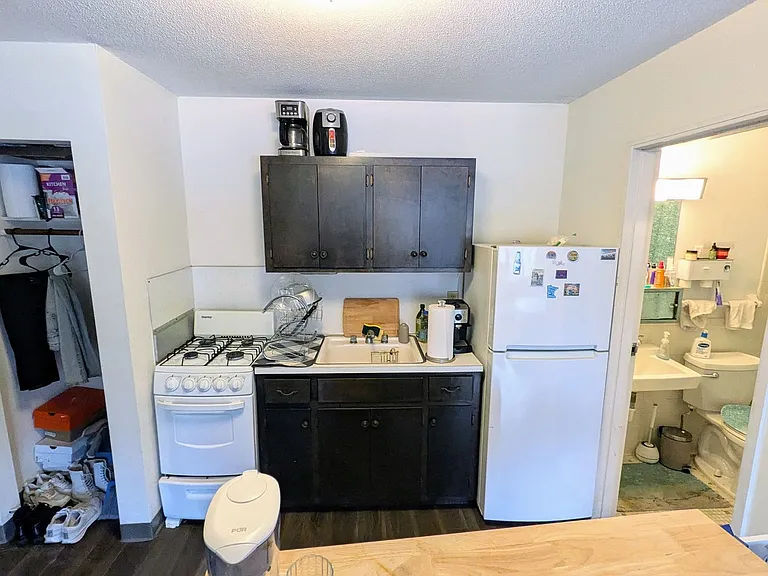 615 Ontario St SE — Photo 9