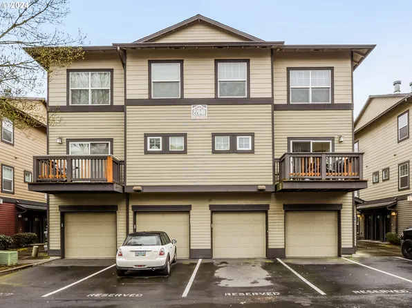 22848 SW Forest Creek Dr Unit 201, Sherwood, OR 97140
