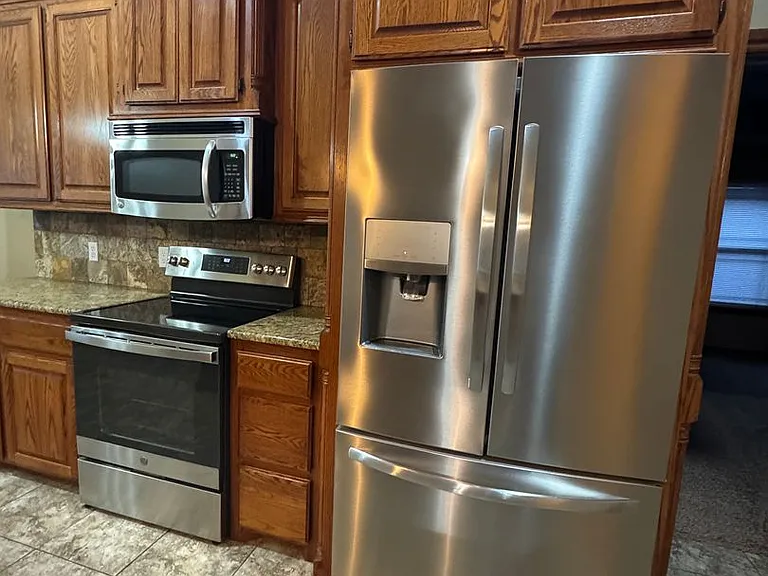 1517 NE Stonehouse Dr — Photo 10