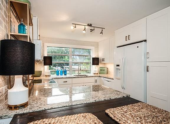 3rd image of 720 Broad Ave S #720