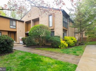 9063 Blarney Stone Dr, Springfield, VA 22152