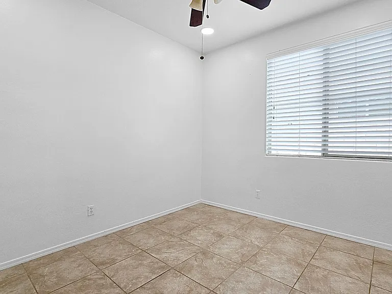 8012 S 70th Dr — Photo 23